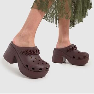 Crocs Siren Clog. Dark Cherry New With Tags Size  M10 W12
